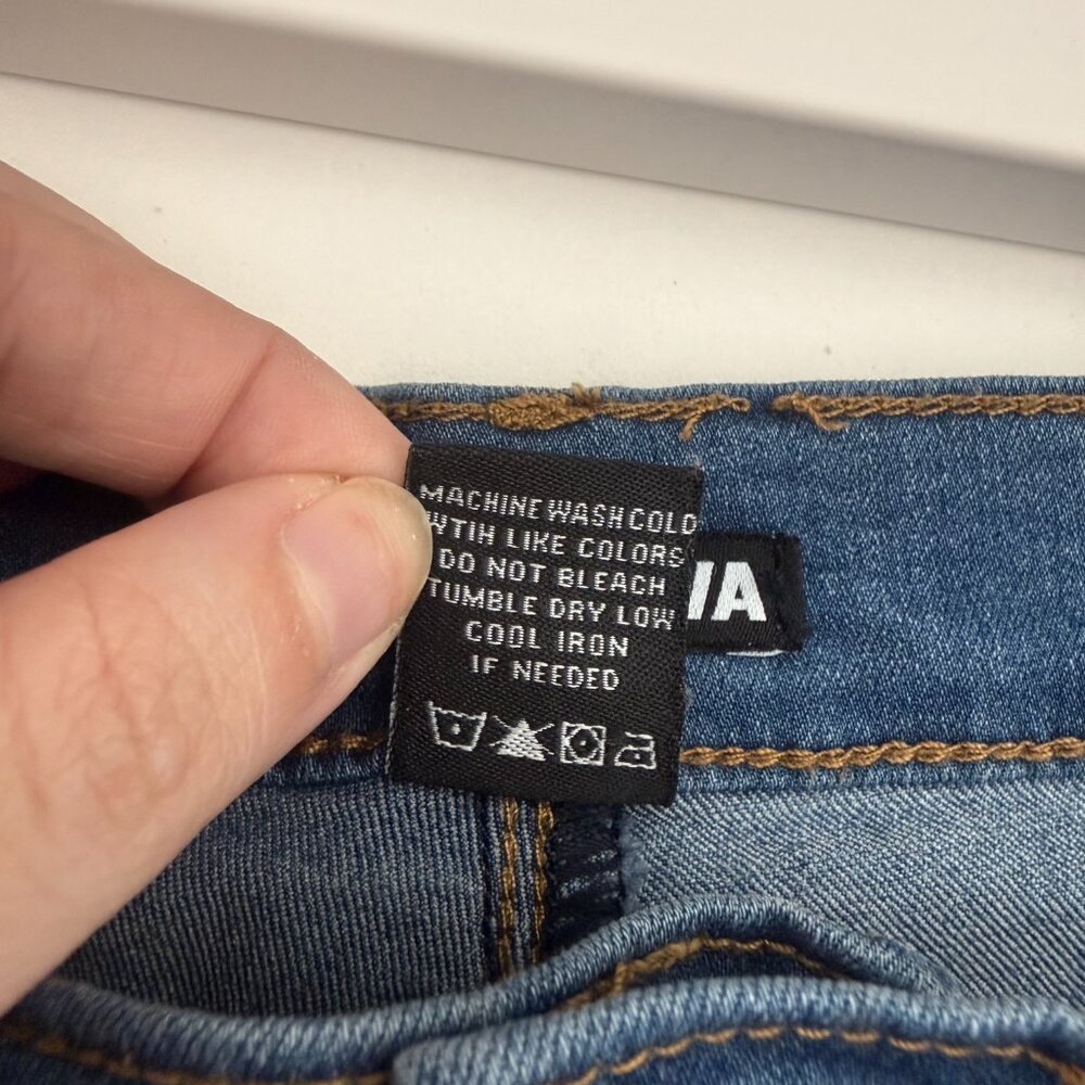 Fashion Nova Classic High Waist Skinny Jeans | Medium Blue | Size 11 - Picture 9 of 9